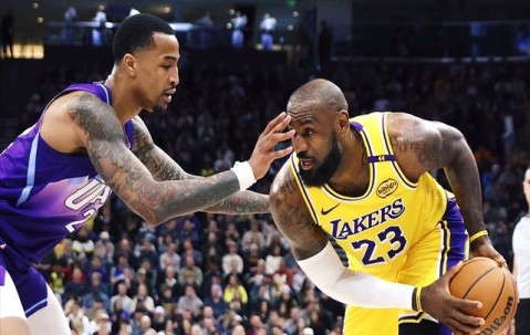 包含全明星赛国际比赛日再迎强敌；夏洛特黄蜂单刀错失；主帅态度：压力陡增；赛季目标并未改变的词条-LOL比赛押注平台