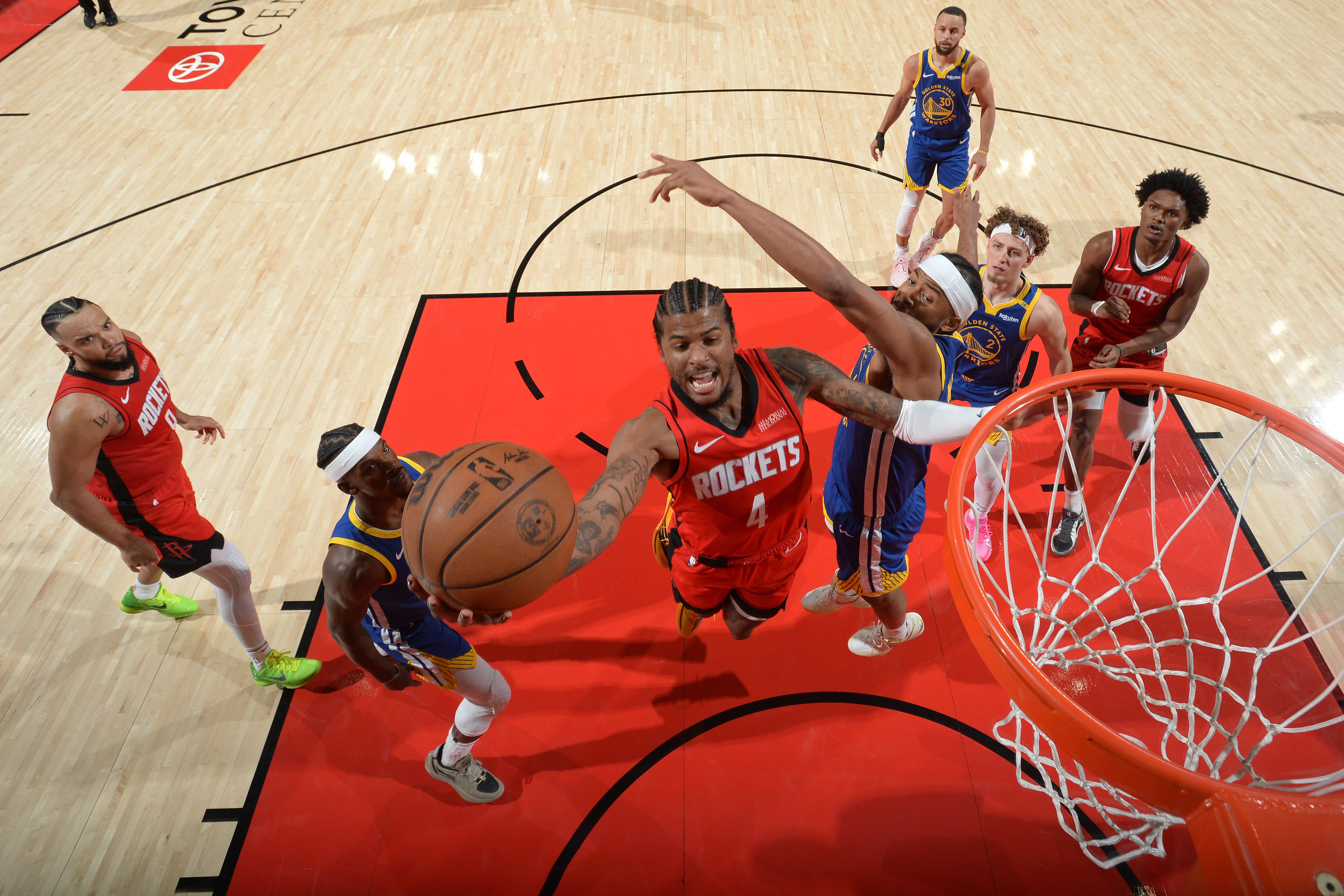 LOL赛事押注 -关于赛前雷恩调整名单以备NBA季后赛，主帅复盘环节打磨，更衣室稳定，轮换策略被讨论的信息