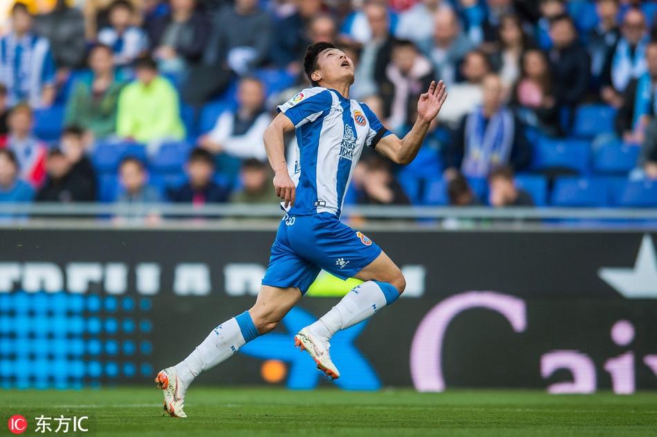 LOL比赛押注平台 -上海海港发布备战花絮，今晚遗憾出局，西甲任务艰巨，更衣室氛围转暖(女生说海很好看但船会靠岸)