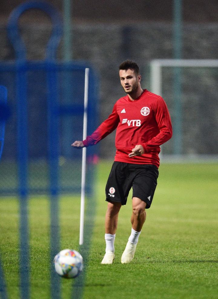 LOL赛事押注 - 纽卡斯尔发布备战花絮，关键时刻官宣签约，亚冠任务艰巨，更衣室氛围转暖