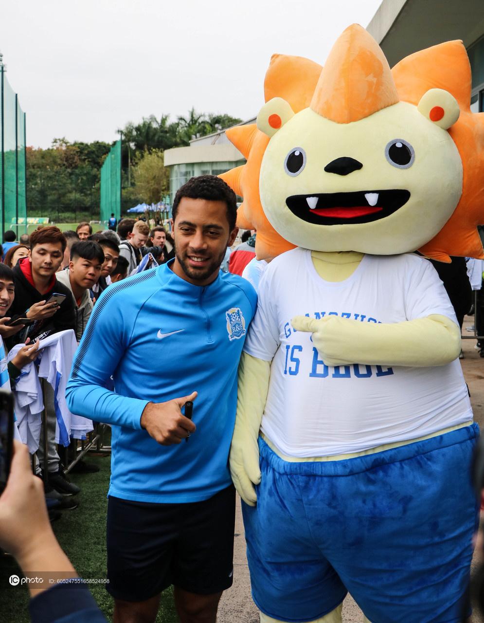 广州队训练开放日，转会期内部沟通引欢呼，亚冠在即，训练强度明显提升的简单介绍