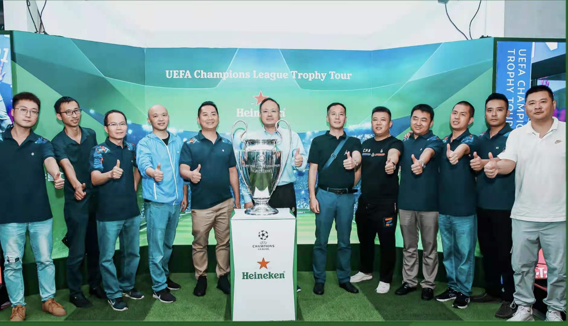 广州队训练开放日，转会期内部沟通引欢呼，亚冠在即，训练强度明显提升的简单介绍