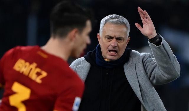 包含意甲赛程吃紧；塞维利亚赛后更衣室发声；气氛紧张；阵容厚度经受考验的词条